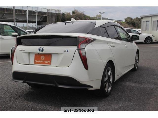 Toyota PRIUS 2016-11 6218534-11