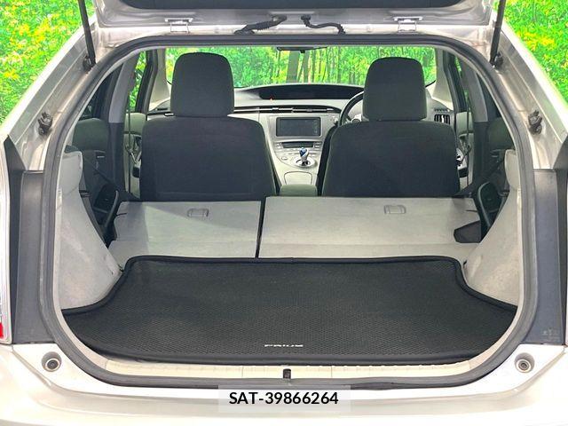 Toyota PRIUS 2011-12 6246756-10