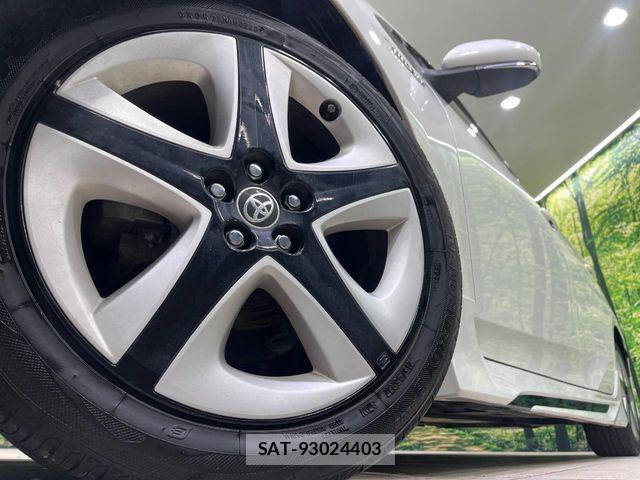 Toyota PRIUS 2018-11 6272591-11