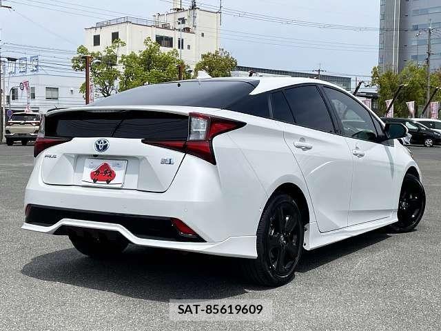Toyota PRIUS 2022-01 6502035-2