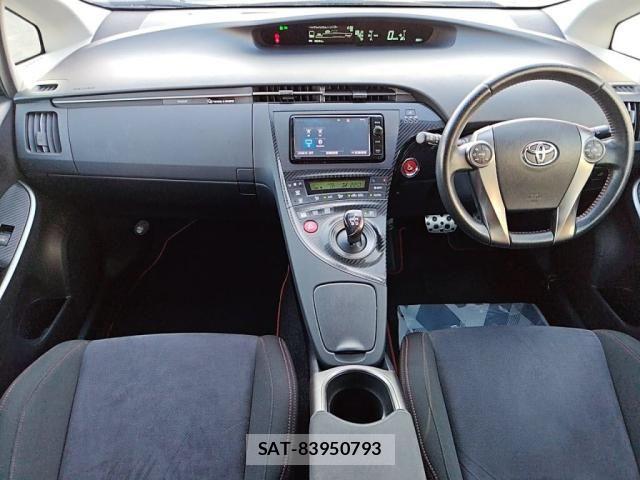 Toyota PRIUS 2014-08 6502108-2