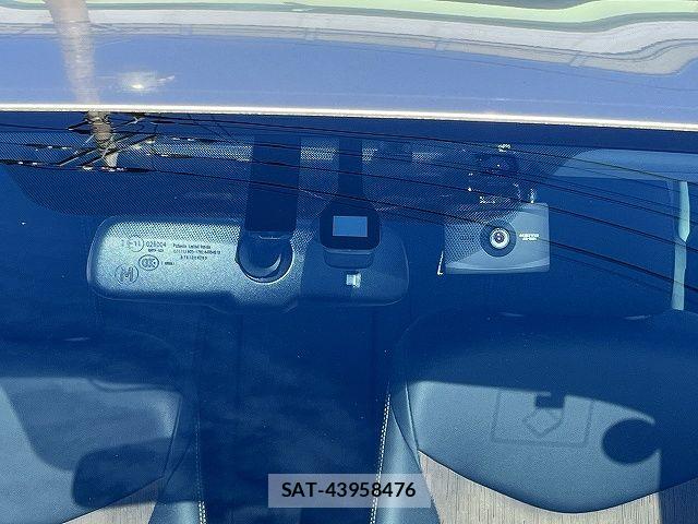 Toyota PRIUS 2013-10 6527238-11