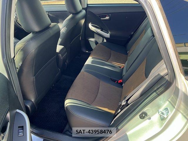 Toyota PRIUS 2013-10 6527238-12