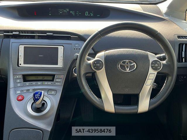 Toyota PRIUS 2013-10 6527238-1