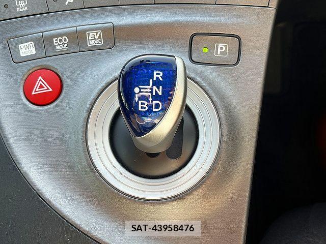 Toyota PRIUS 2013-10 6527238-19