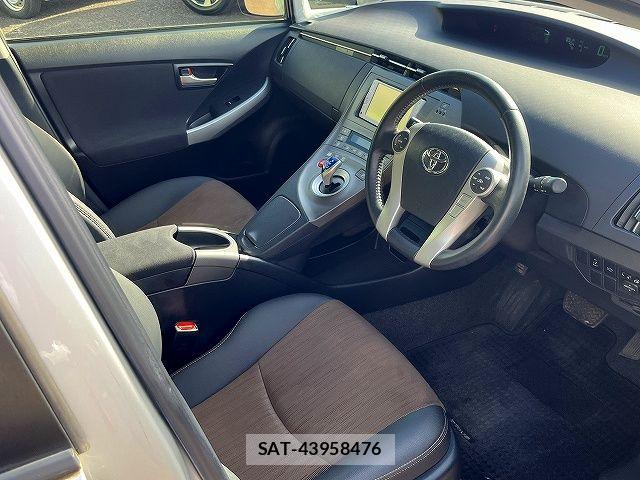 Toyota PRIUS 2013-10 6527238-3