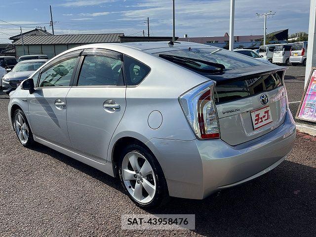 Toyota PRIUS 2013-10 6527238-8