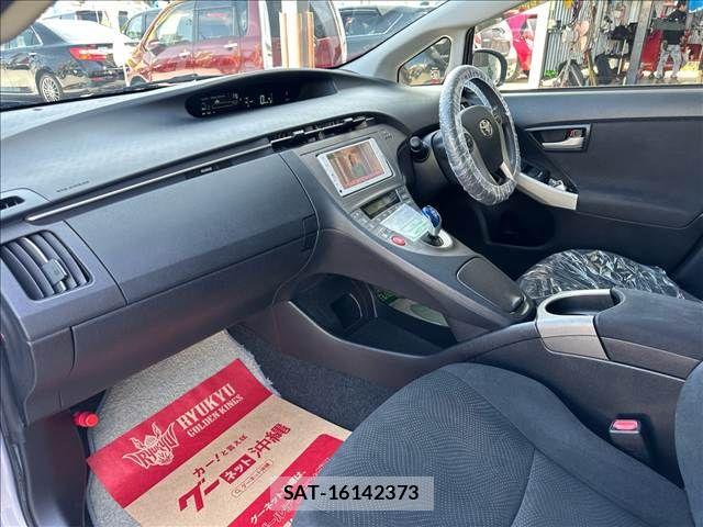 Toyota PRIUS 2014-01 6527257-10