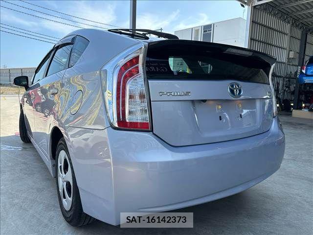Toyota PRIUS 2014-01 6527257-15