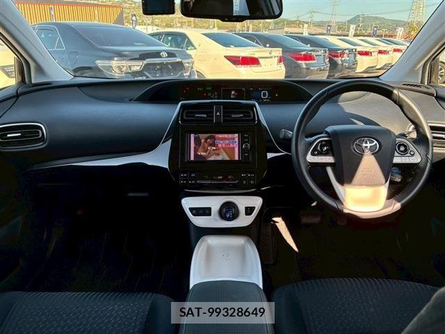 Toyota PRIUS 2017-04 6561955-13