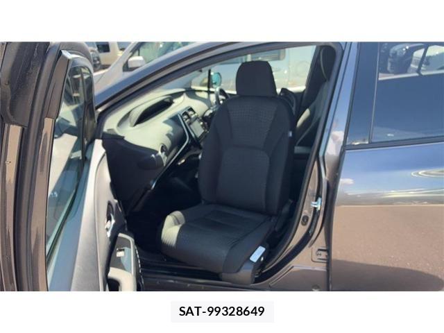 Toyota PRIUS 2017-04 6561955-15