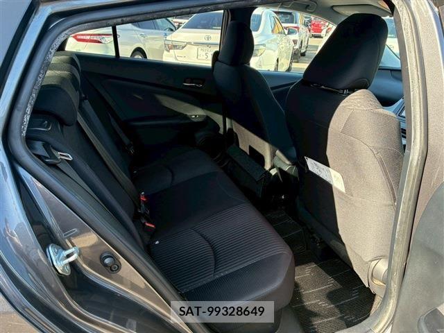 Toyota PRIUS 2017-04 6561955-17