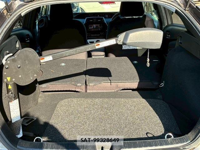 Toyota PRIUS 2017-04 6561955-19