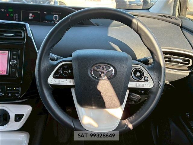 Toyota PRIUS 2017-04 6561955-20