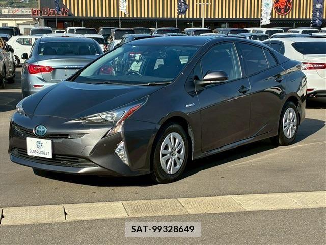 Toyota PRIUS 2017-04 6561955-2