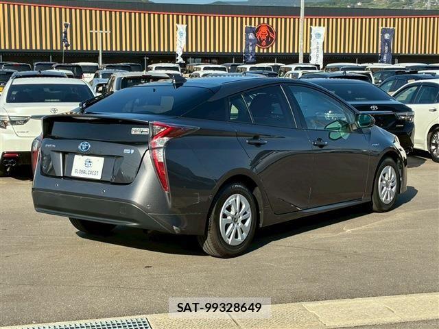 Toyota PRIUS 2017-04 6561955-5
