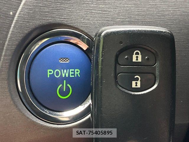 Toyota PRIUS 2012-02 6614247-5