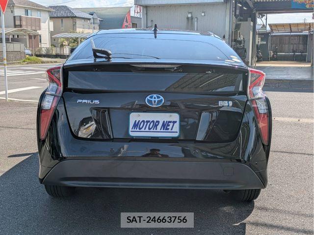 Toyota PRIUS 2016-05 6614224-19