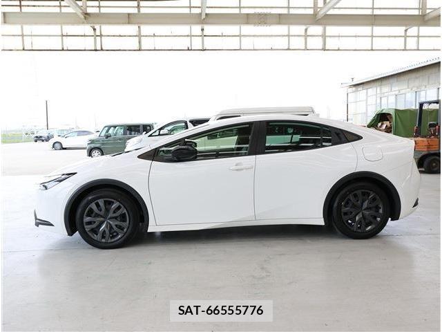 Toyota PRIUS 2023-03 6614189-22