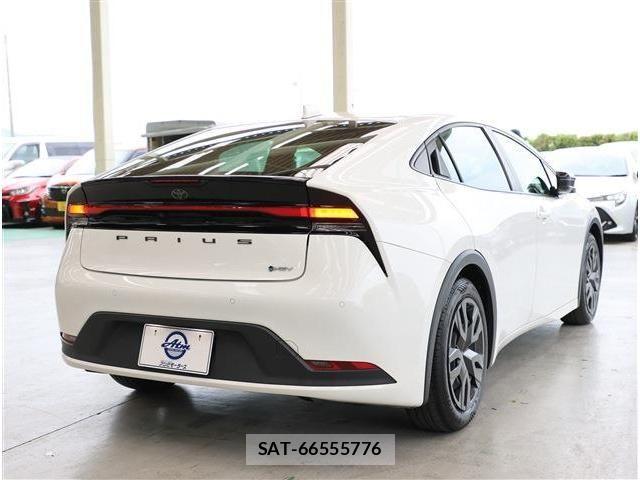 Toyota PRIUS 2023-03 6614189-6