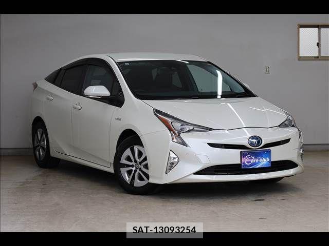 Toyota PRIUS 2017-04 6614235-1
