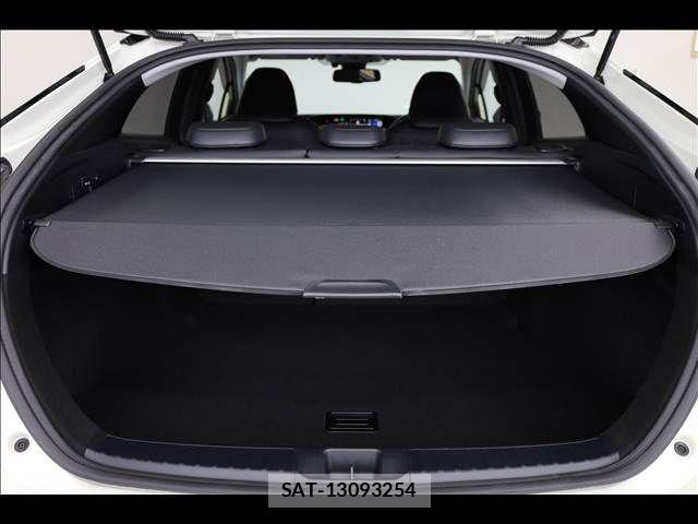 Toyota PRIUS 2017-04 6614235-19