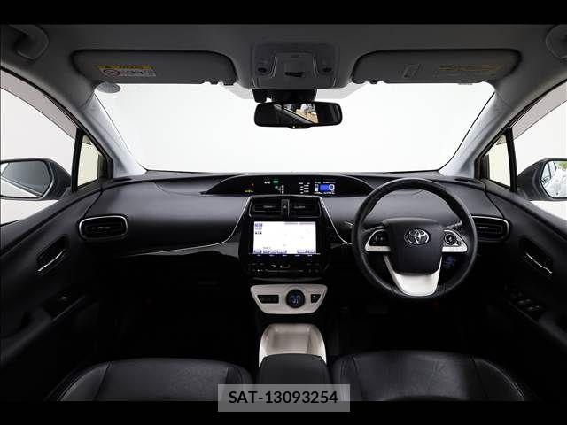 Toyota PRIUS 2017-04 6614235-2