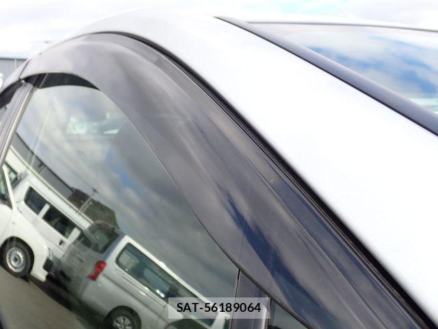 Toyota PRIUS 2022-10 6614205-24