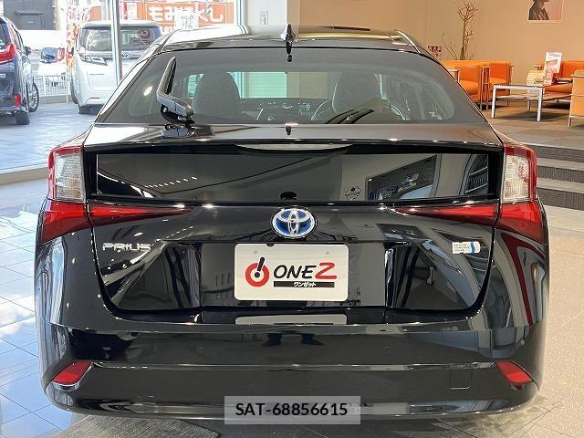 Toyota PRIUS 2021-07 6614192-12
