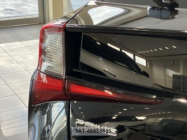 Toyota PRIUS 2021-07 6614192-15