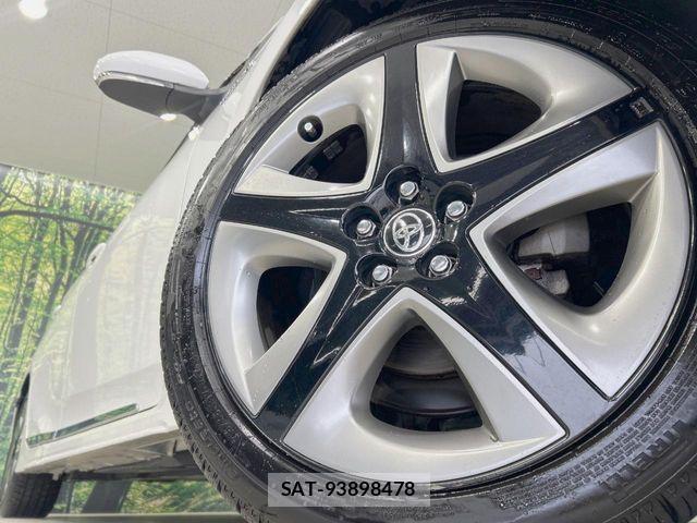 Toyota PRIUS 2018-08 6642236-12