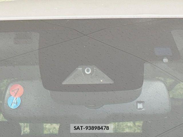 Toyota PRIUS 2018-08 6642236-4