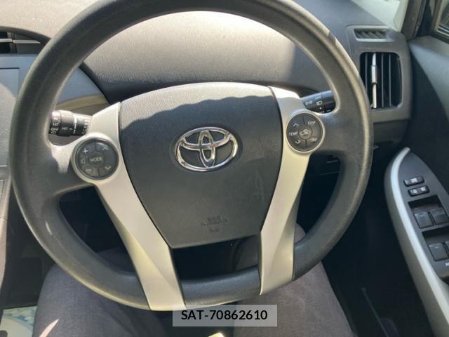 Toyota PRIUS 2012-09 6673217-11