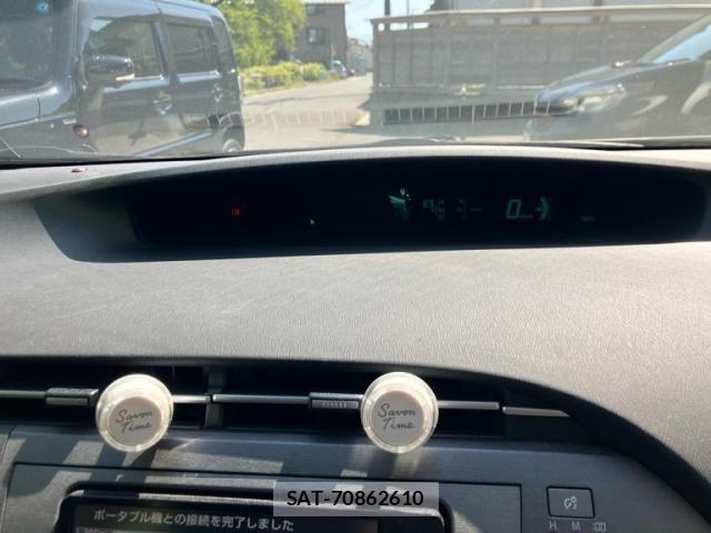 Toyota PRIUS 2012-09 6673217-12