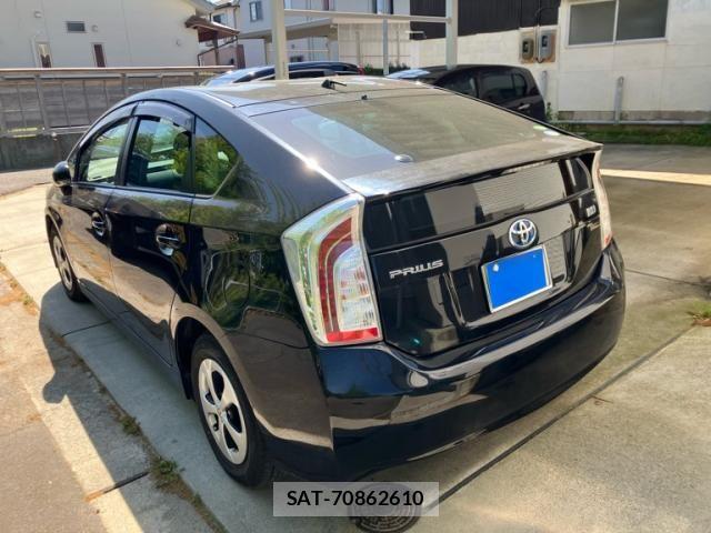 Toyota PRIUS 2012-09 6673217-2