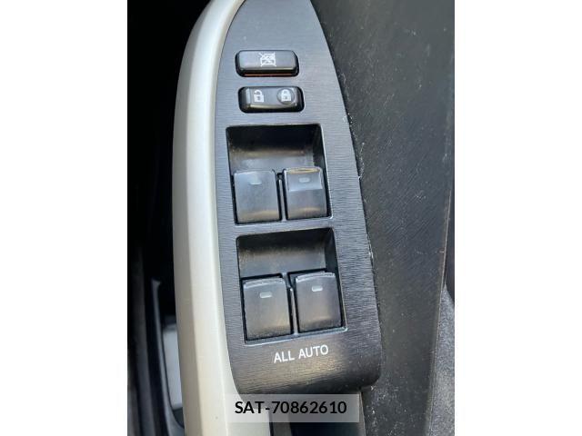 Toyota PRIUS 2012-09 6673217-7