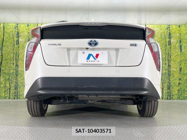 Toyota PRIUS 2016-05 6673198-14