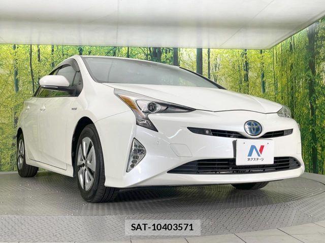 Toyota PRIUS 2016-05 6673198-15