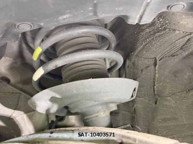 Toyota PRIUS 2016-05 6673198-19