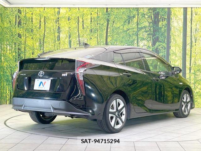 Toyota PRIUS 2017-03 6673194-16