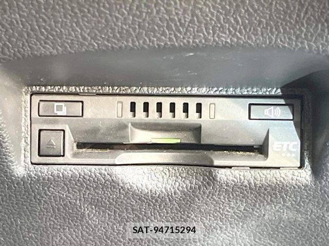 Toyota PRIUS 2017-03 6673194-5