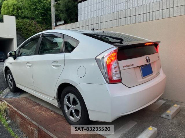 Toyota PRIUS 2015-03 6673221-3