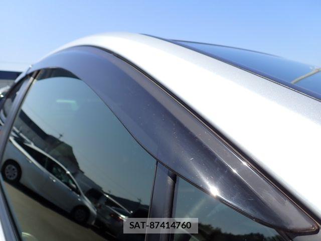 Toyota PRIUS 2022-10 6673176-24
