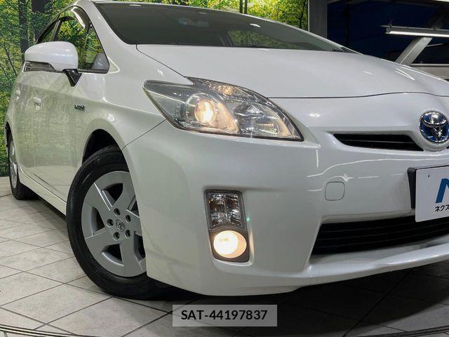 Toyota PRIUS 2011-08 6673210-11