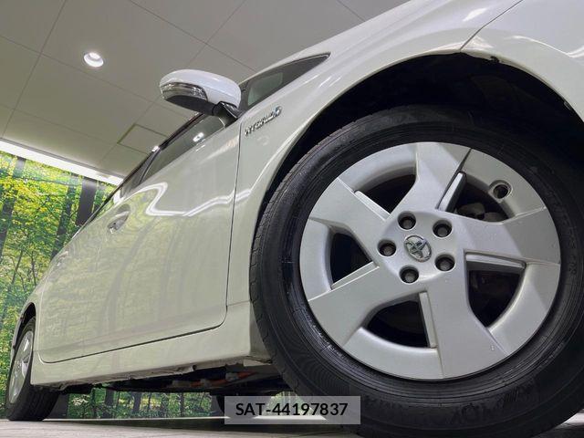 Toyota PRIUS 2011-08 6673210-12