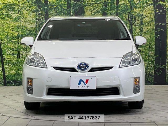 Toyota PRIUS 2011-08 6673210-13