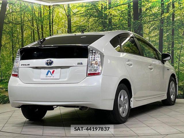 Toyota PRIUS 2011-08 6673210-16