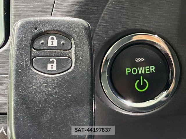 Toyota PRIUS 2011-08 6673210-4