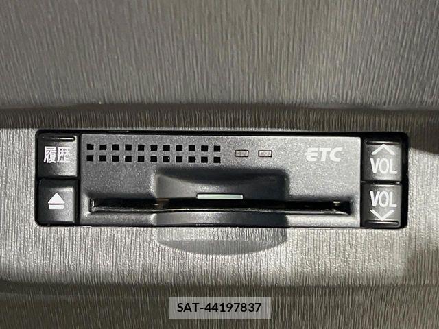 Toyota PRIUS 2011-08 6673210-5
