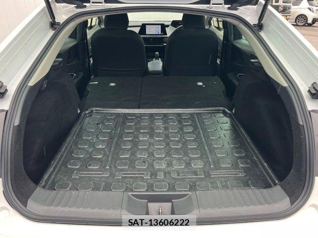 Toyota PRIUS 2023-06 6673168-10